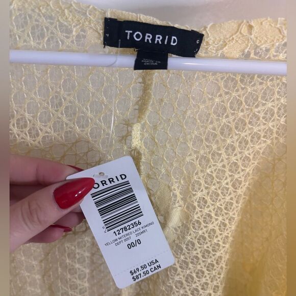 Torrid Soft Yellow Lace Kimono NWT SIZE 10 - Picture 2 of 3
